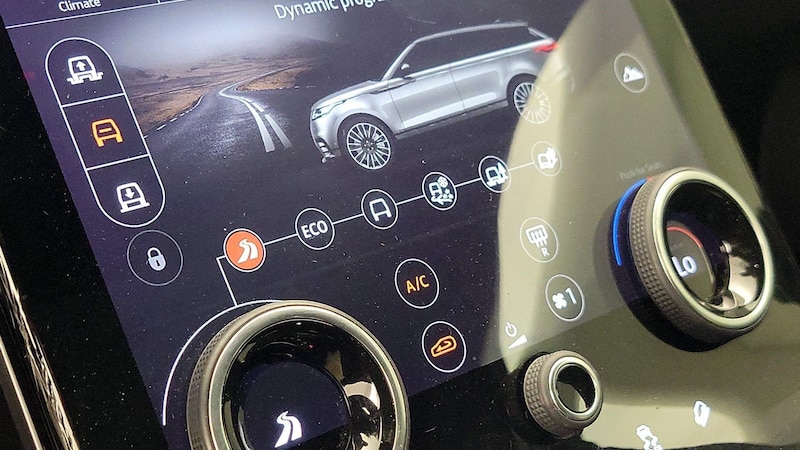 2018 Land Rover Range Rover Velar R-Dynamic SE 16