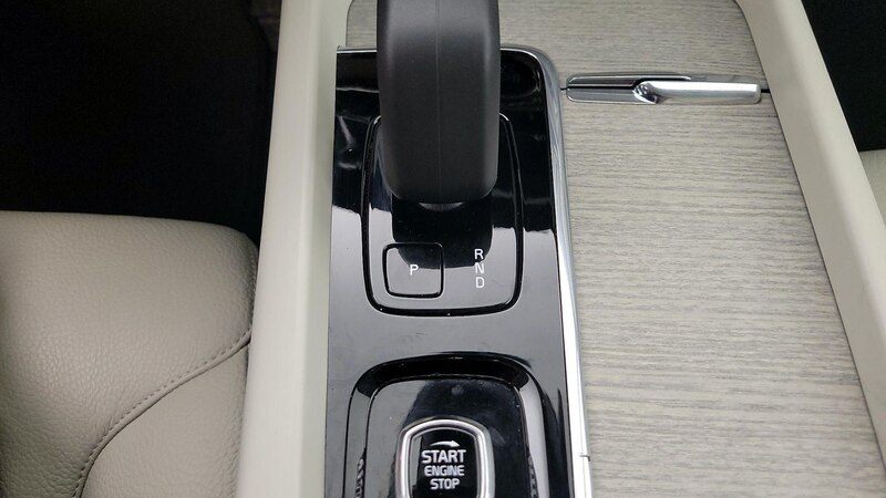 2023 Volvo XC60 Recharge Core 18