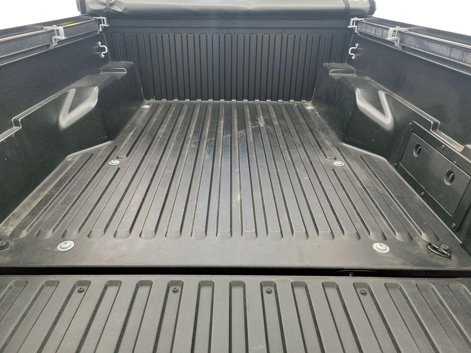 Thumbnail: 2019 Toyota Tacoma - 20