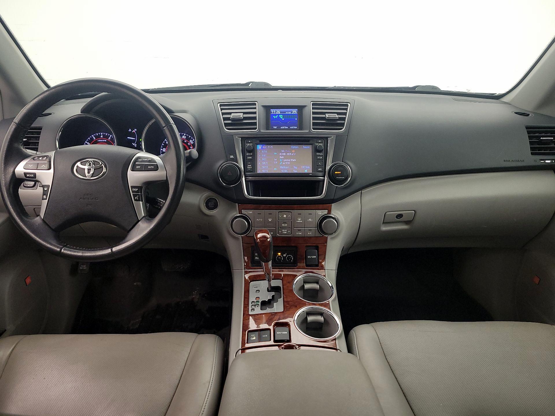 Thumbnail: 2013 Toyota Highlander - 9