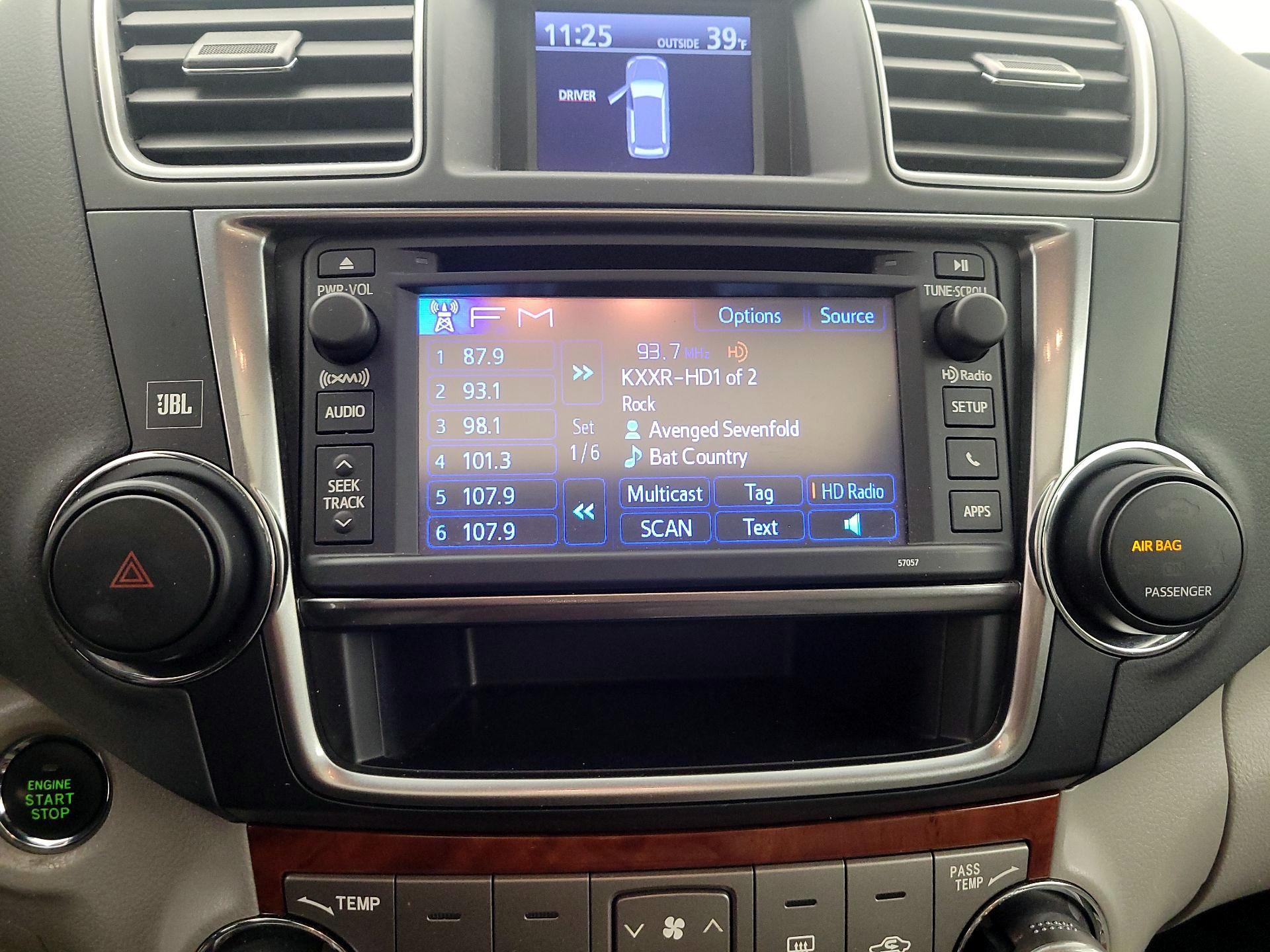 Thumbnail: 2013 Toyota Highlander - 15