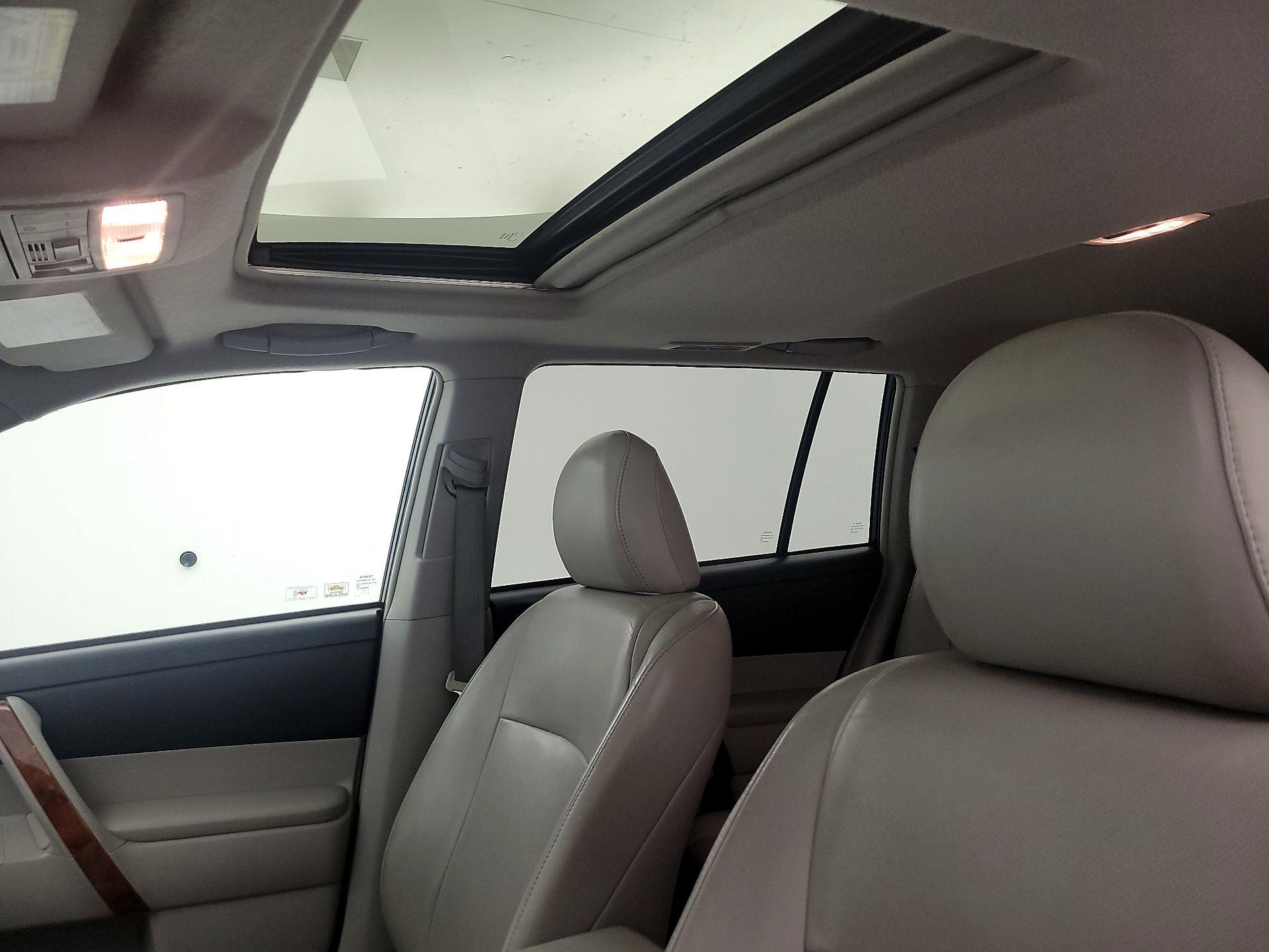 Thumbnail: 2013 Toyota Highlander - 19