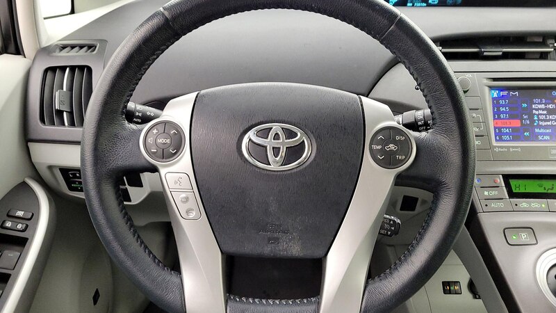 2015 Toyota Prius Four 10