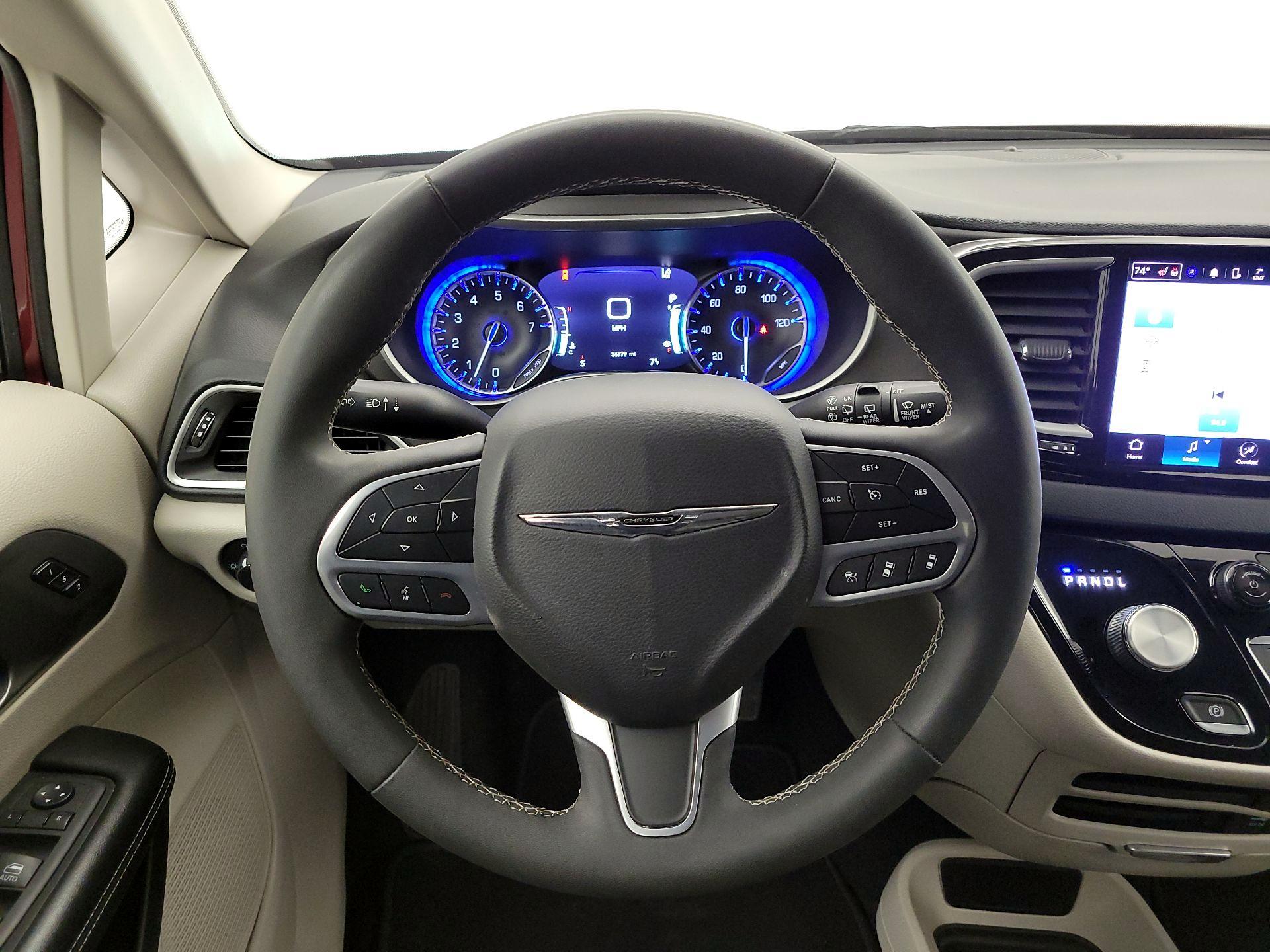 Thumbnail: 2022 Chrysler Pacifica - 10