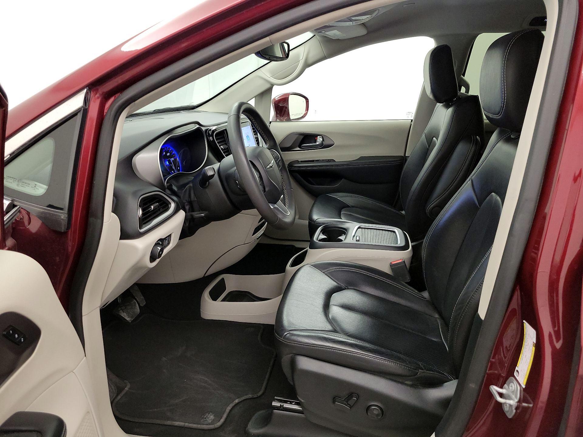 Thumbnail: 2022 Chrysler Pacifica - 11