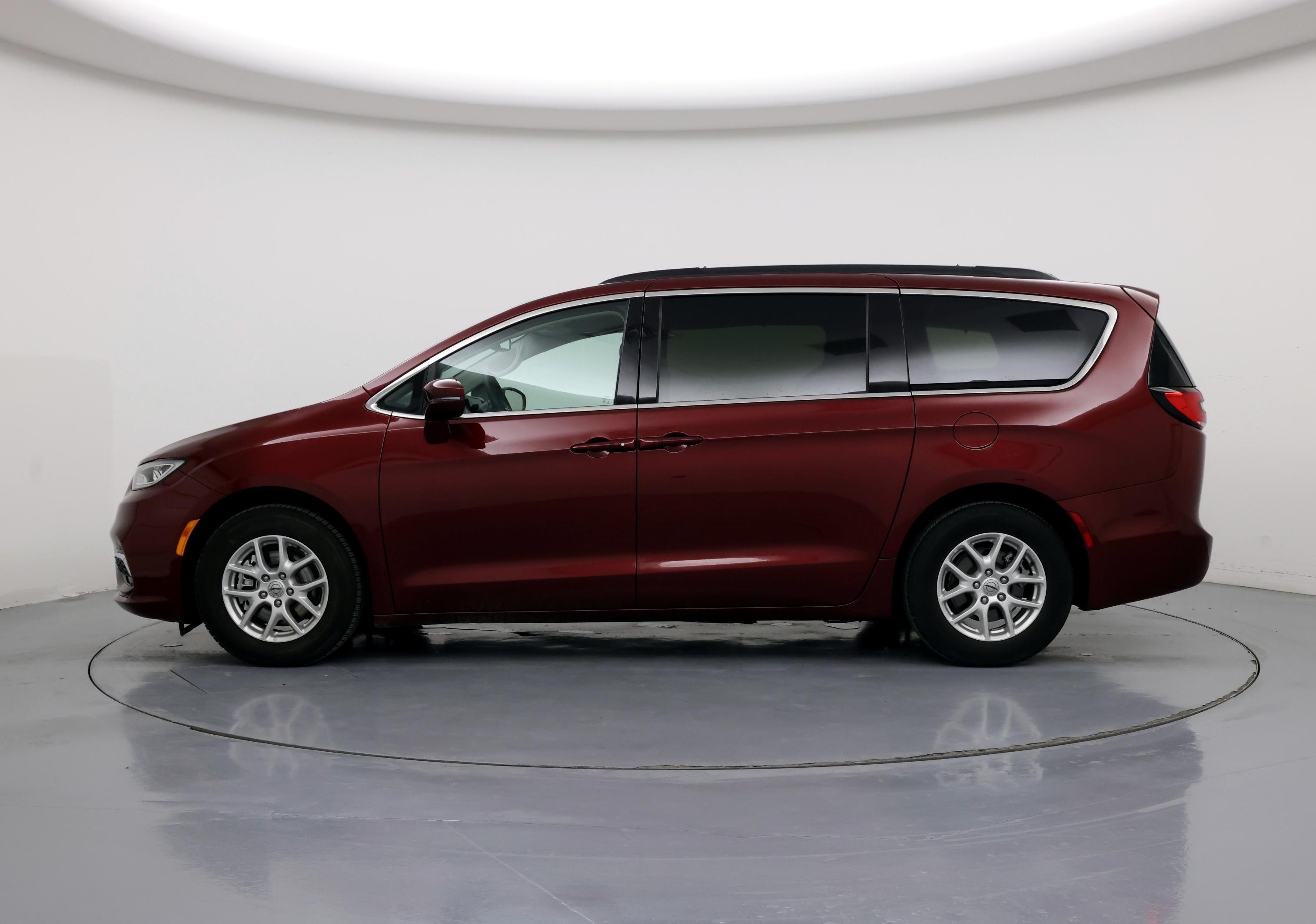 Thumbnail: 2022 Chrysler Pacifica - 3