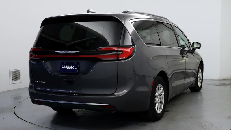 2022 Chrysler Pacifica Touring L 8