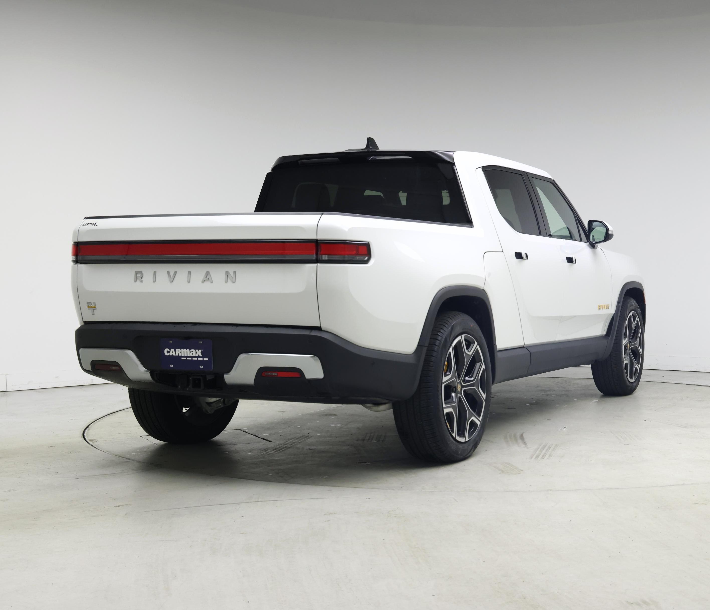 Thumbnail: 2022 Rivian R1T - 8