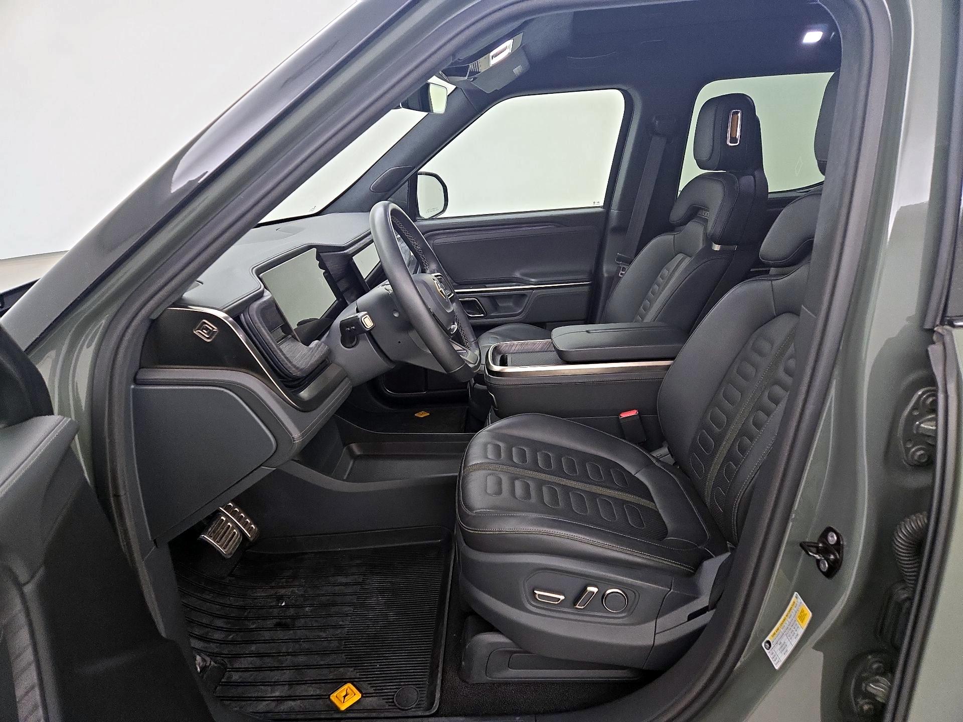 Thumbnail: 2022 Rivian R1T - 11