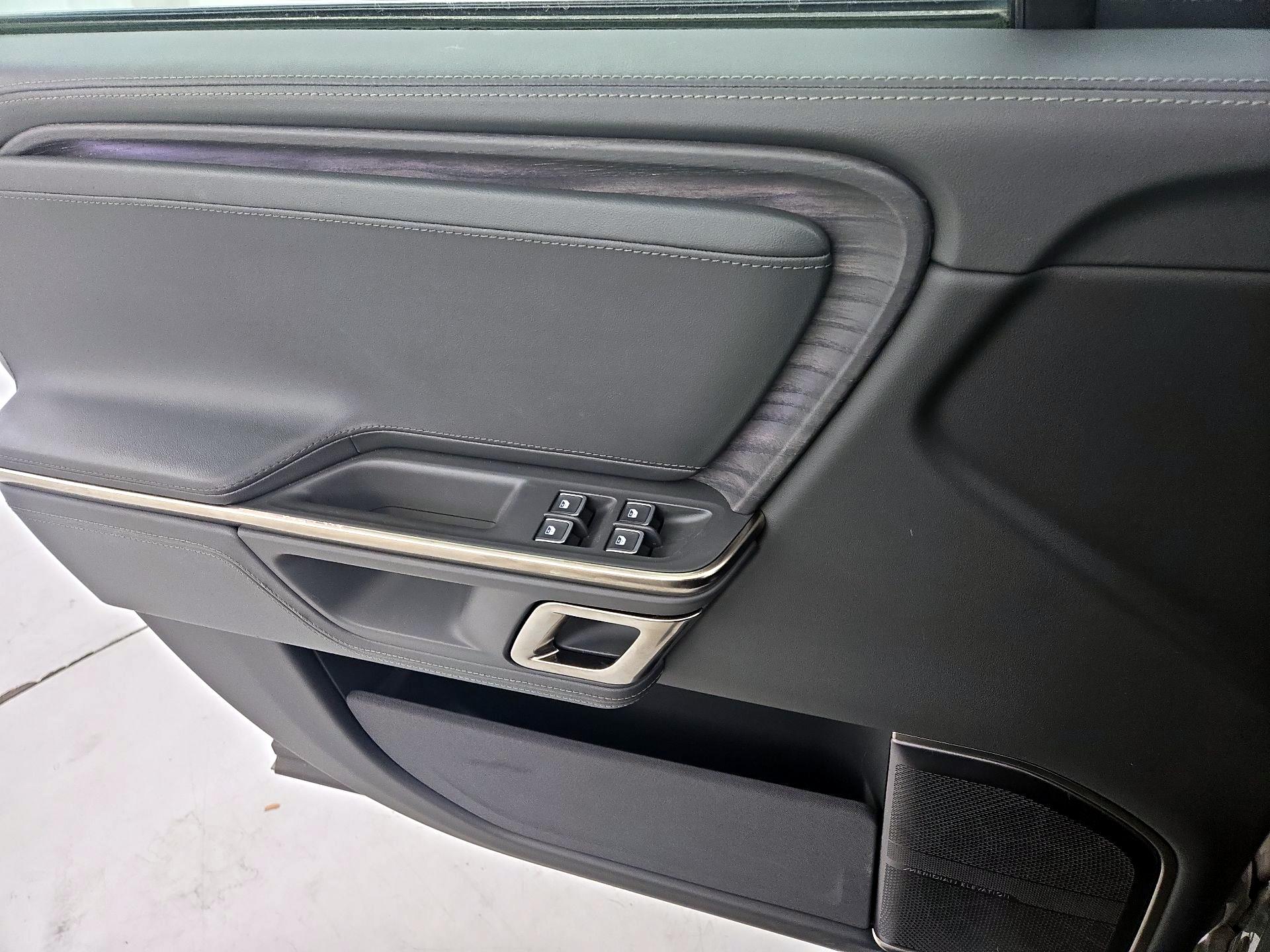 Thumbnail: 2022 Rivian R1T - 12