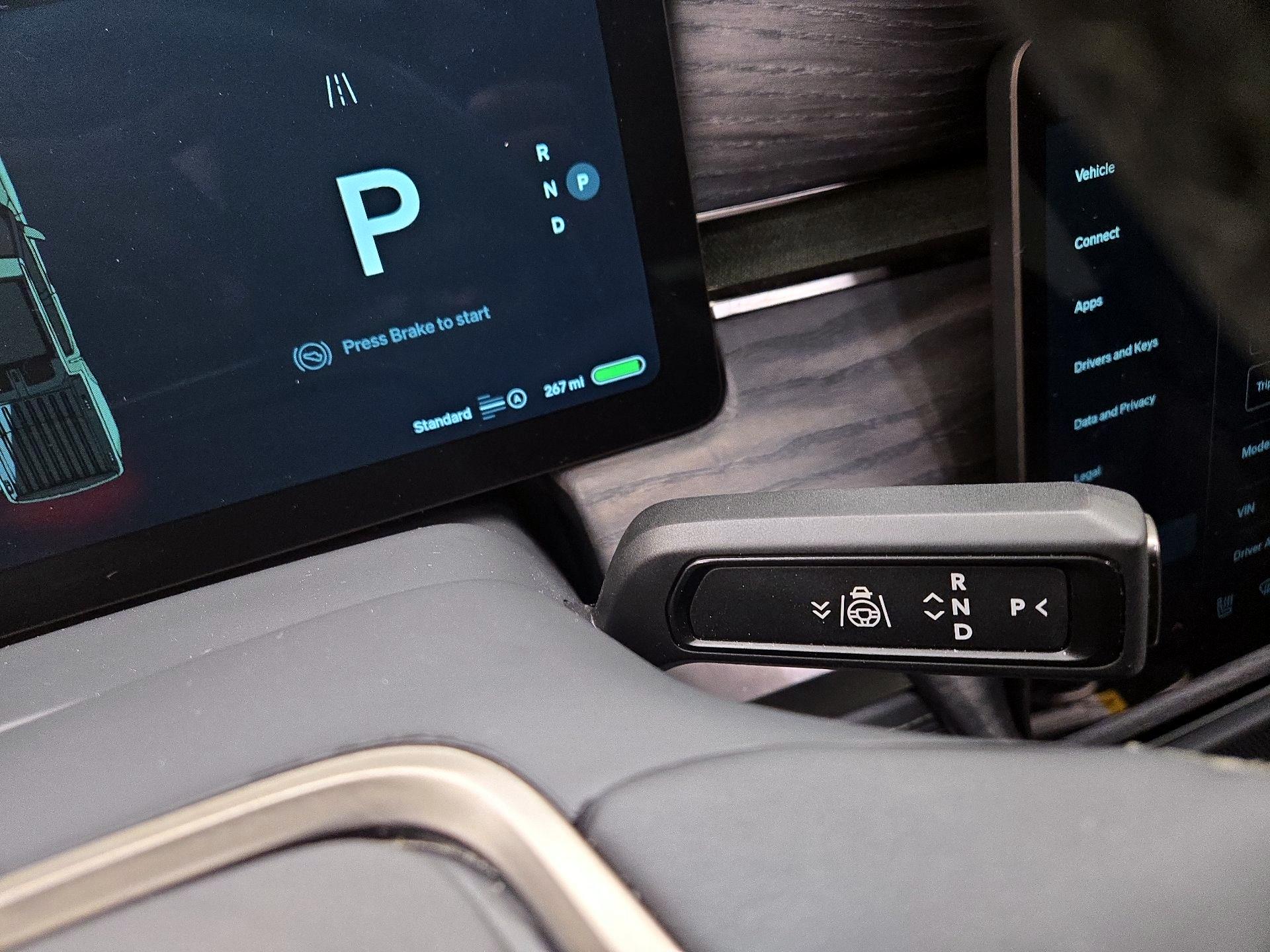 Thumbnail: 2022 Rivian R1T - 18