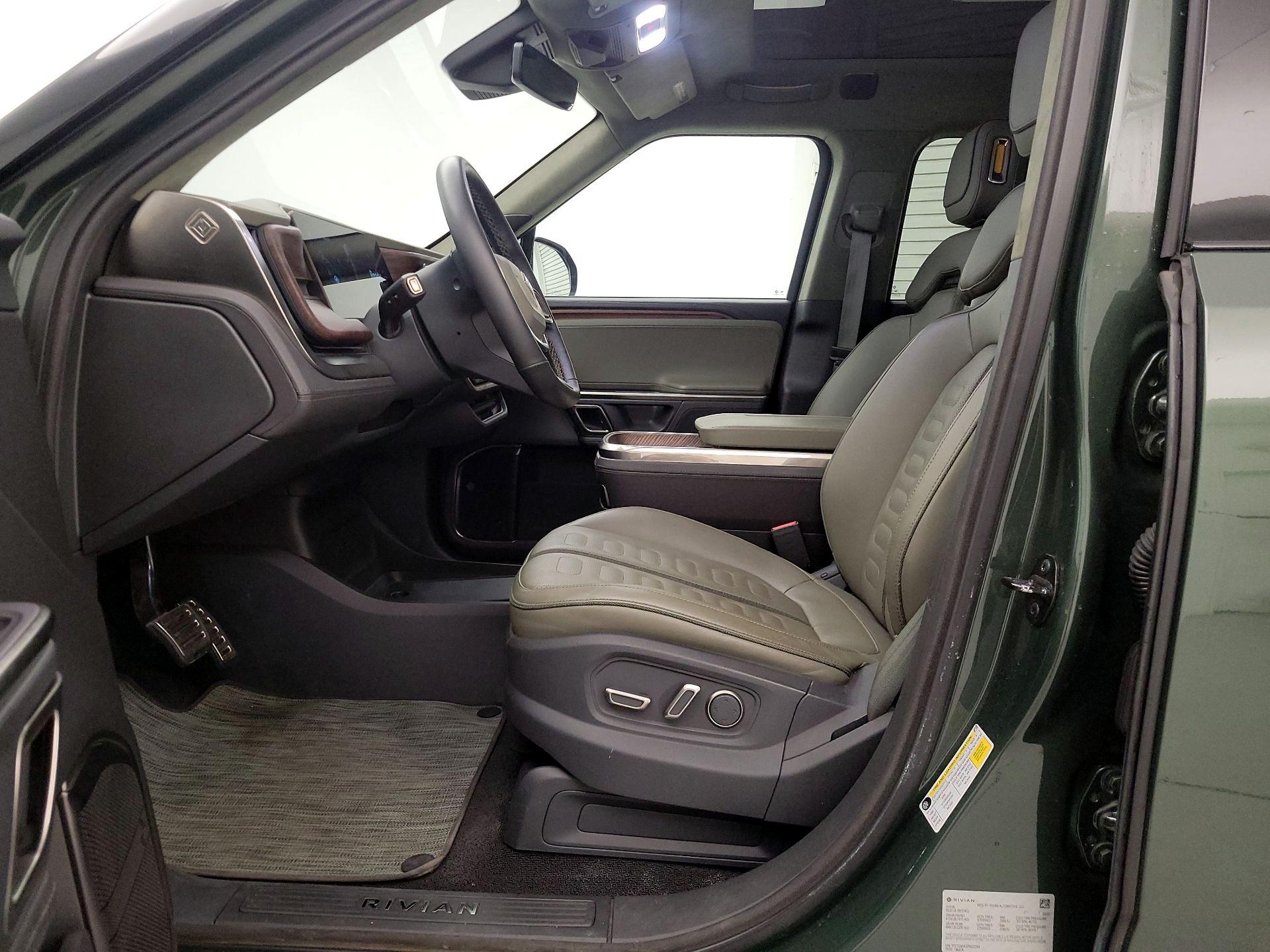 Thumbnail: 2023 Rivian R1T - 11