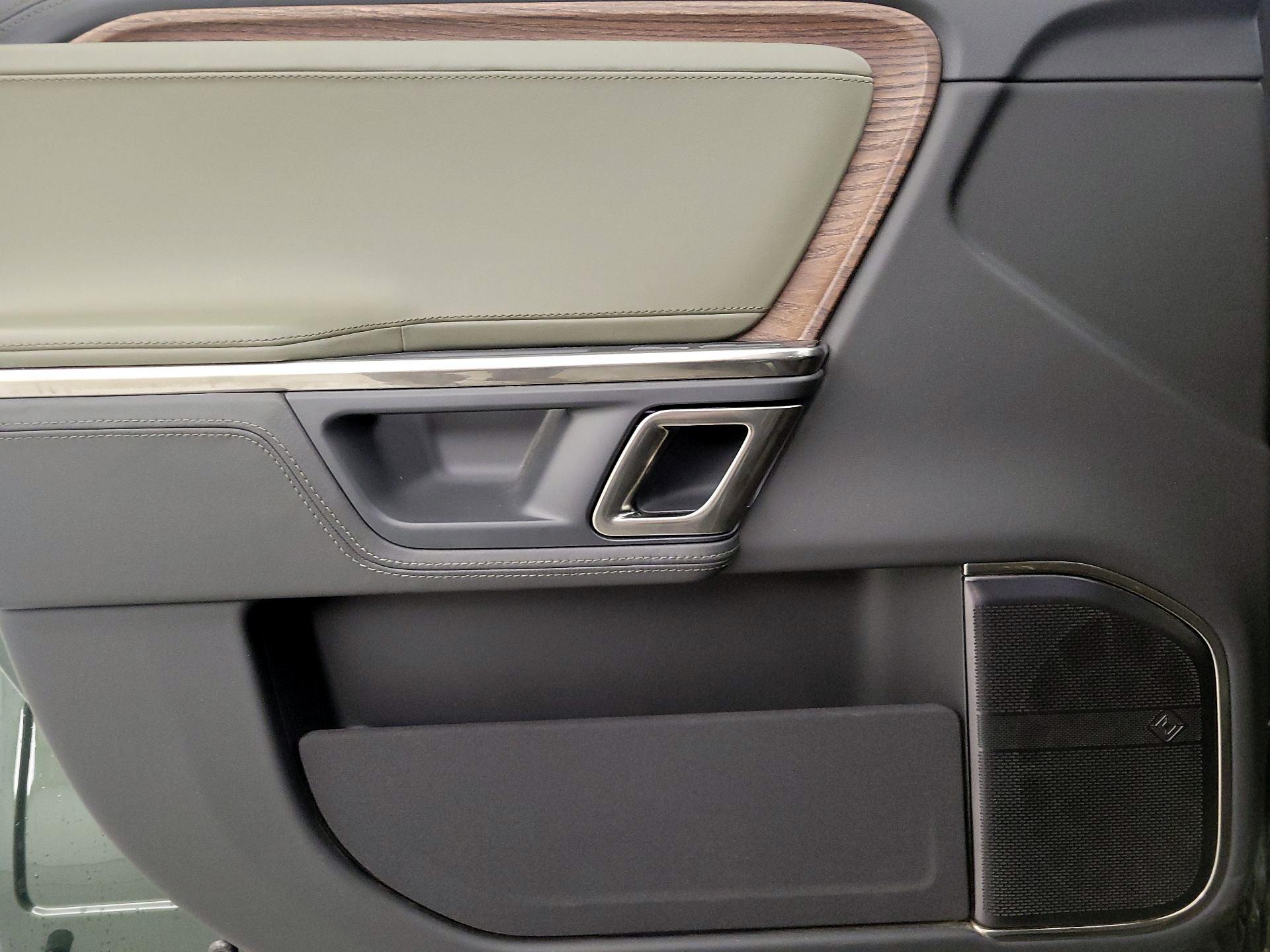 Thumbnail: 2023 Rivian R1T - 12