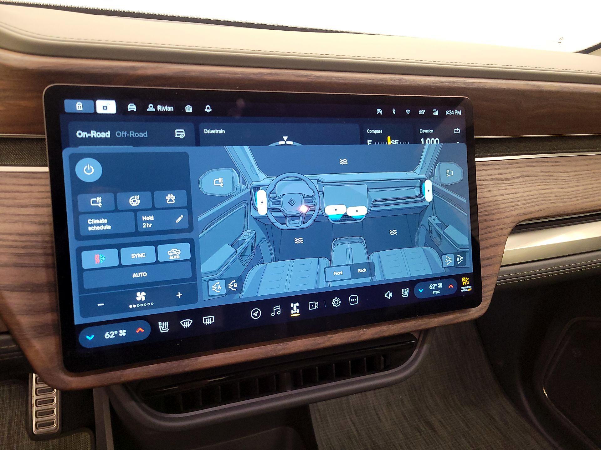 Thumbnail: 2023 Rivian R1T - 15