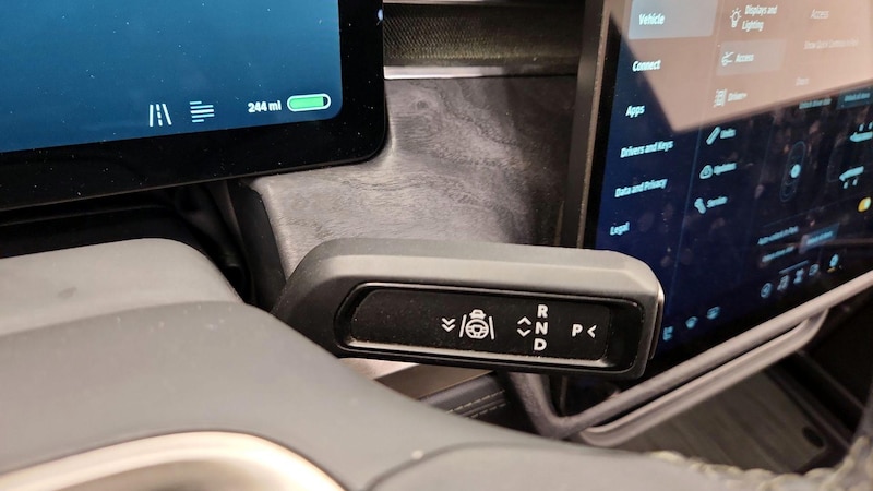 2022 Rivian R1T Launch Edition 16