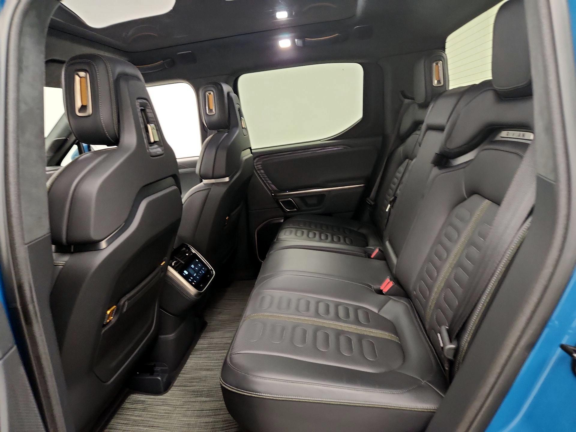 Thumbnail: 2022 Rivian R1T - 17