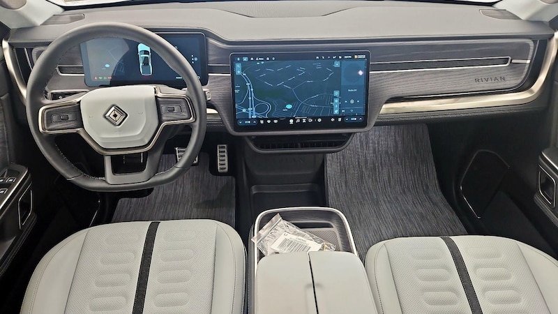 2024 Rivian R1T Adventure 9