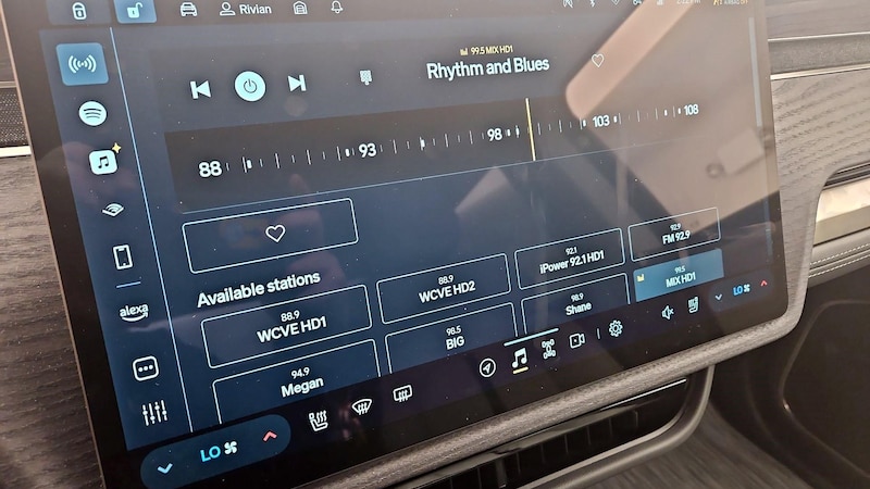 2024 Rivian R1T Adventure 15