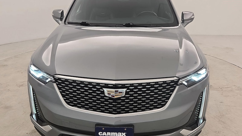 2023 Cadillac XT6 Premium Luxury 2