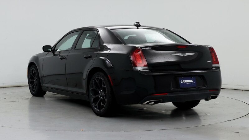 2019 Chrysler 300 Touring 2