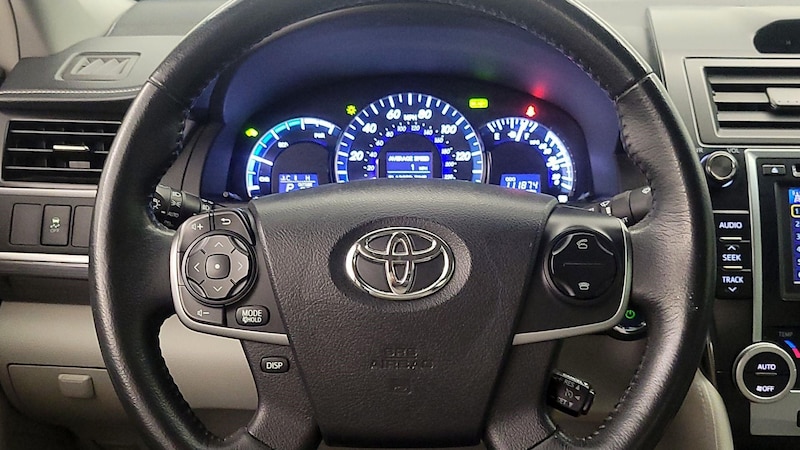 2014 Toyota Camry XLE 10