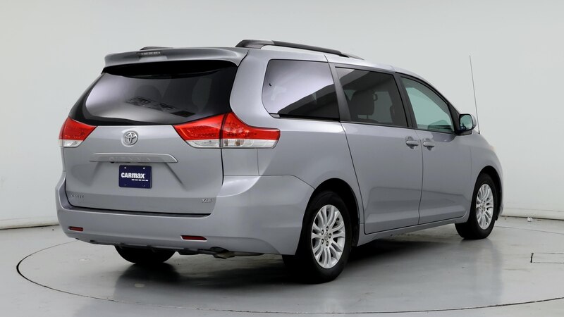 2013 Toyota Sienna XLE 8