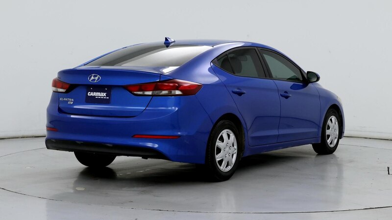 2017 Hyundai Elantra SE 8