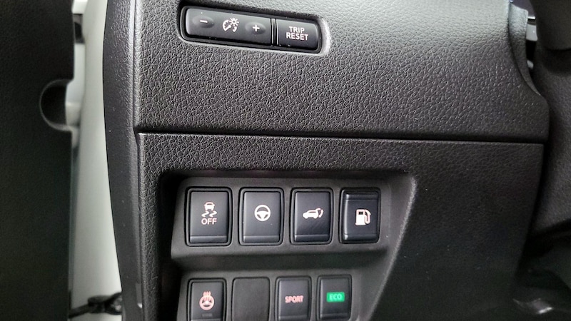 2019 Nissan Rogue SV 13