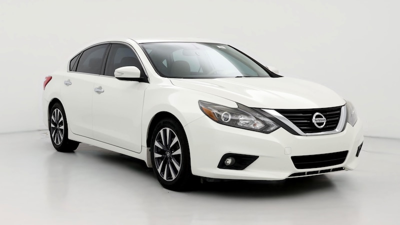 2016 Nissan Altima SL Hero Image