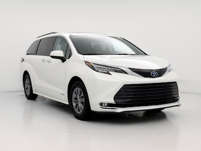 2021 Toyota Sienna XLE -
                Cool Springs, TN