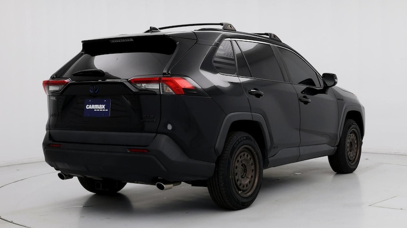 2020 Toyota RAV4 XLE 8