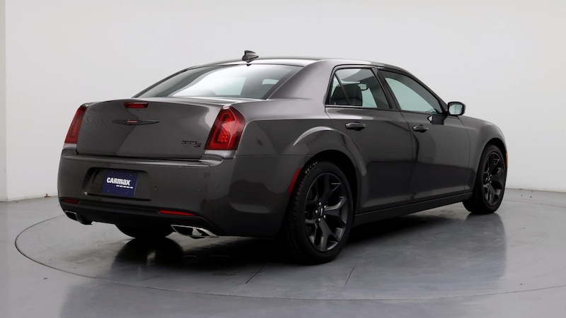 2023 Chrysler 300 S 8