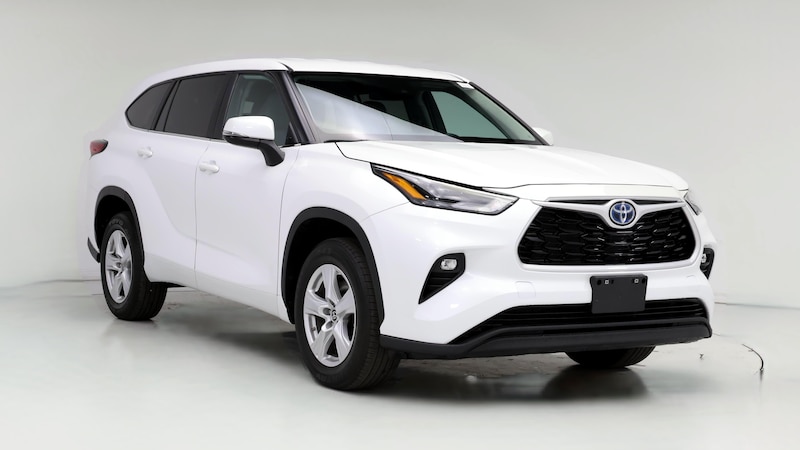 2023 Toyota Highlander LE Hero Image