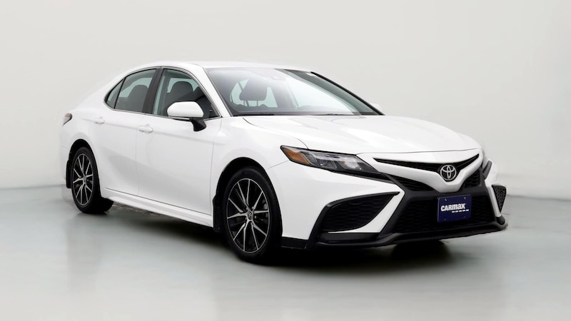 2022 Toyota Camry SE Hero Image