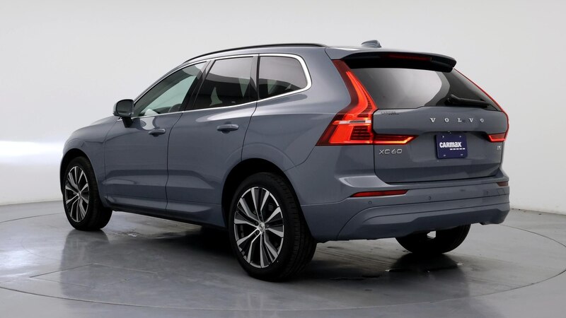 2022 Volvo XC60 B5 Momentum 2