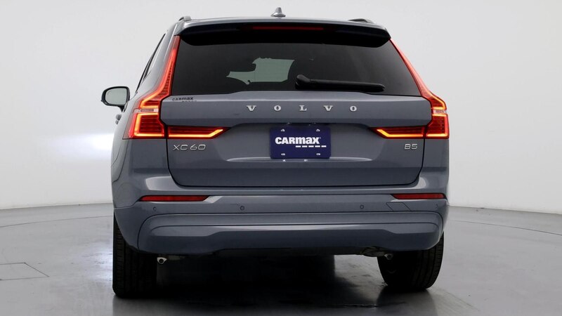 2022 Volvo XC60 B5 Momentum 6