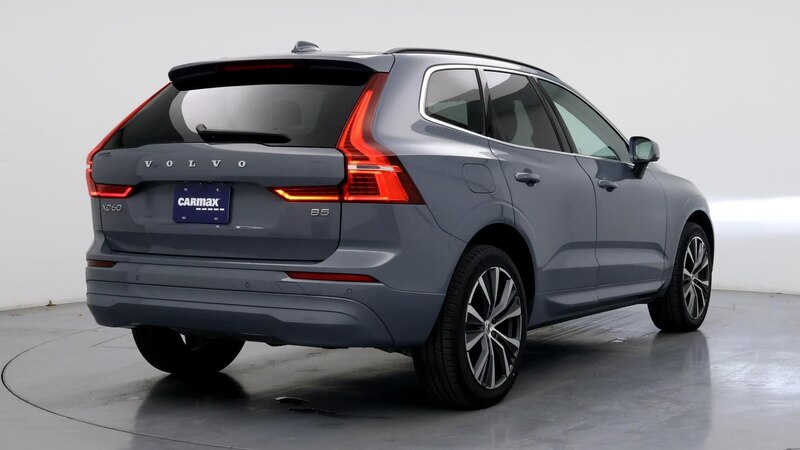 2022 Volvo XC60 B5 Momentum 8