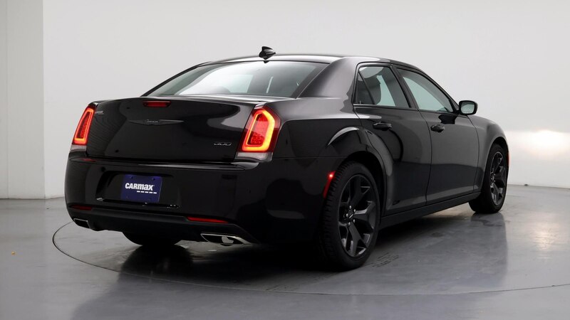 2021 Chrysler 300 Touring 8