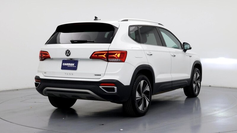 2023 Volkswagen Taos SE 8