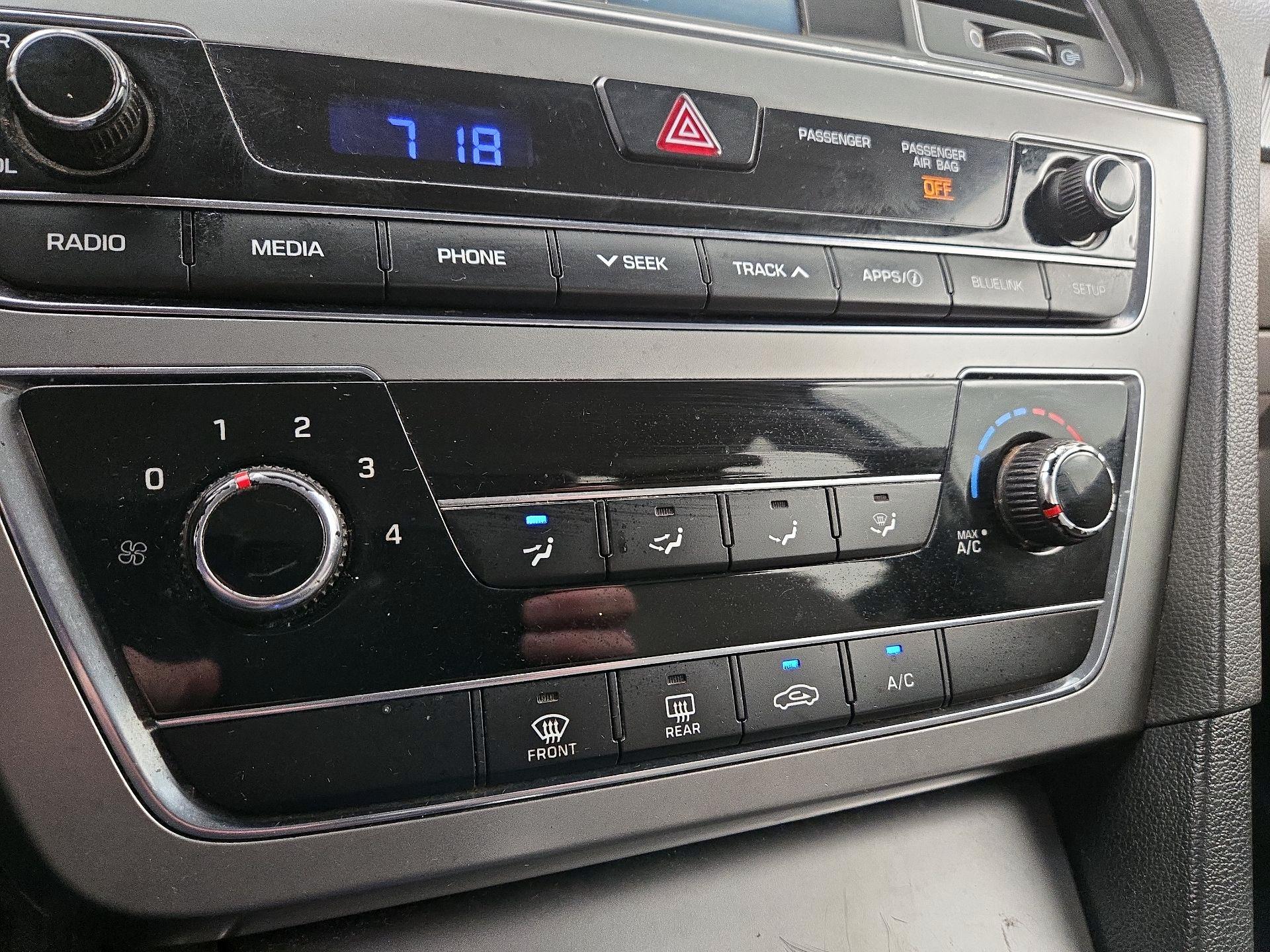 Thumbnail: 2016 Hyundai Sonata - 16