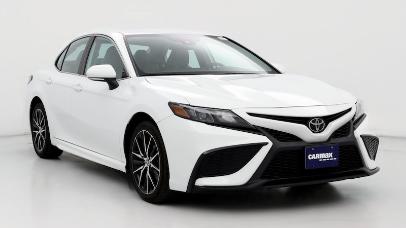 2022 Toyota Camry SE Hero Image