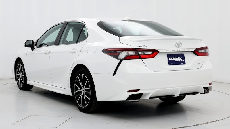 2022 Toyota Camry SE 2