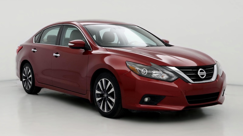 2016 Nissan Altima SL Hero Image