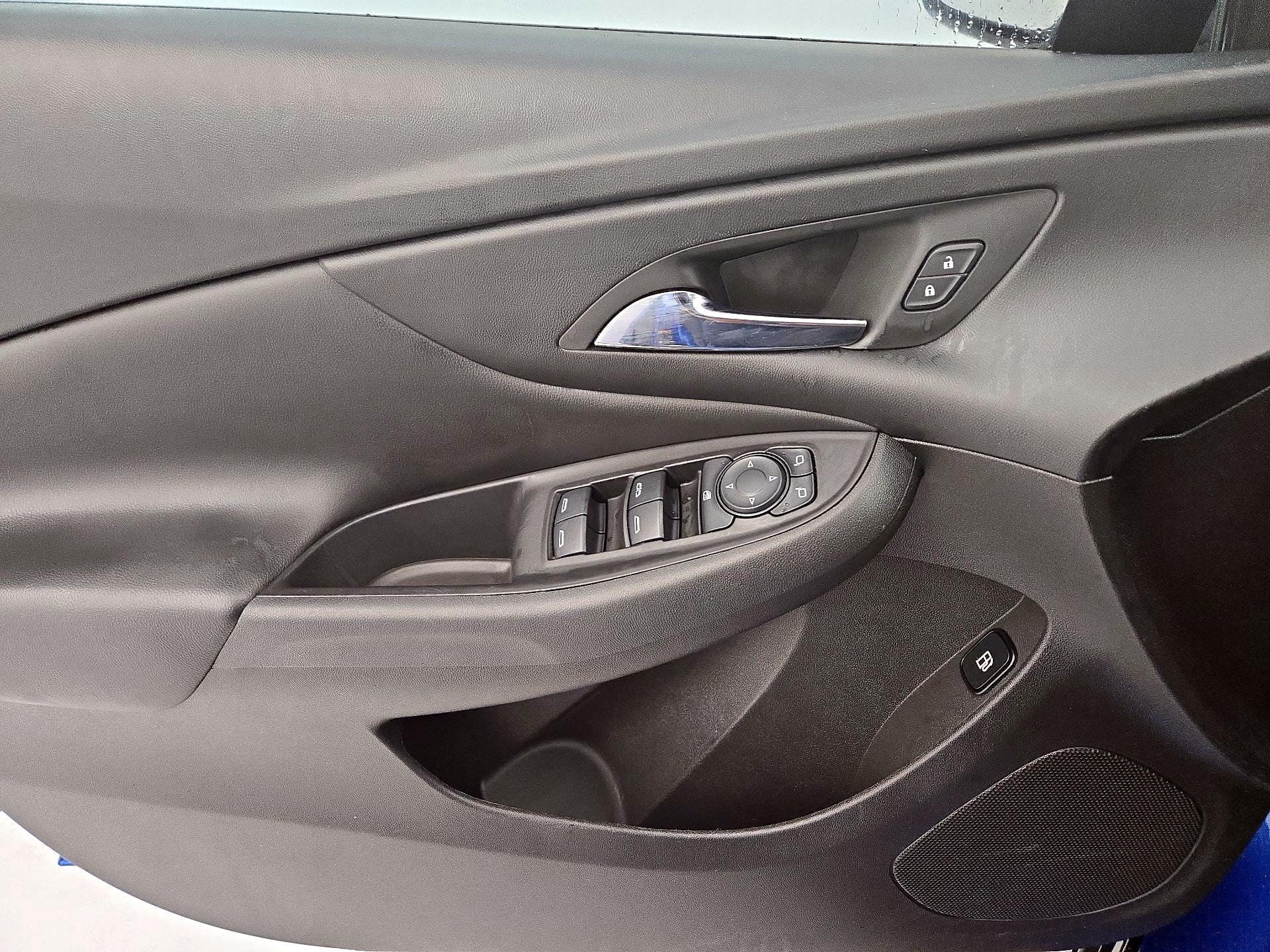 Thumbnail: 2017 Chevrolet Volt - 12