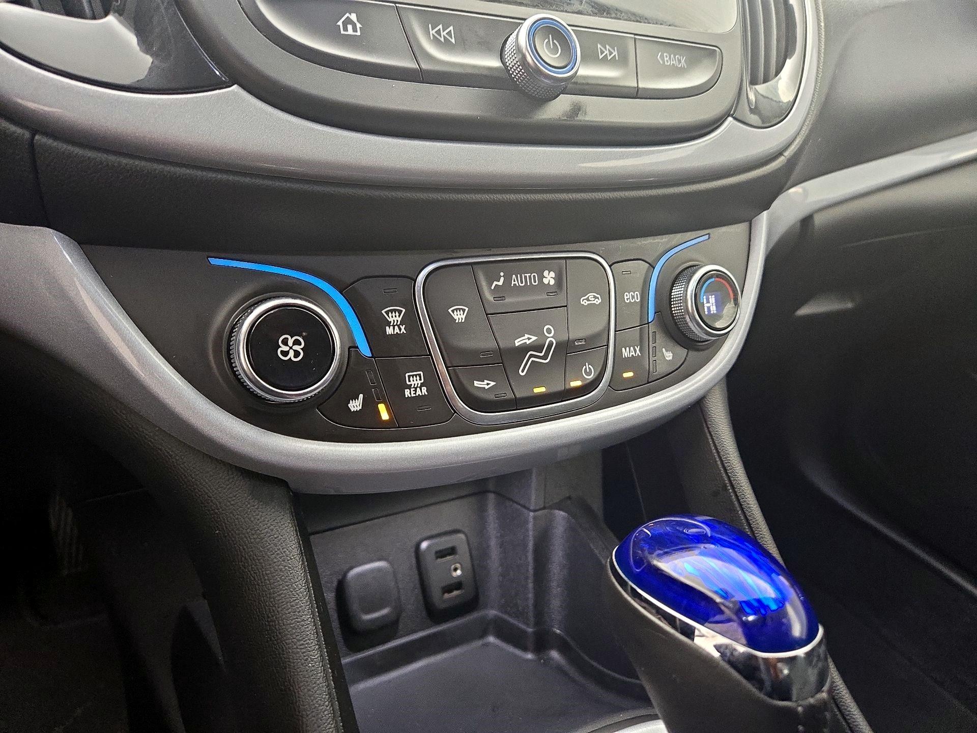 Thumbnail: 2017 Chevrolet Volt - 16