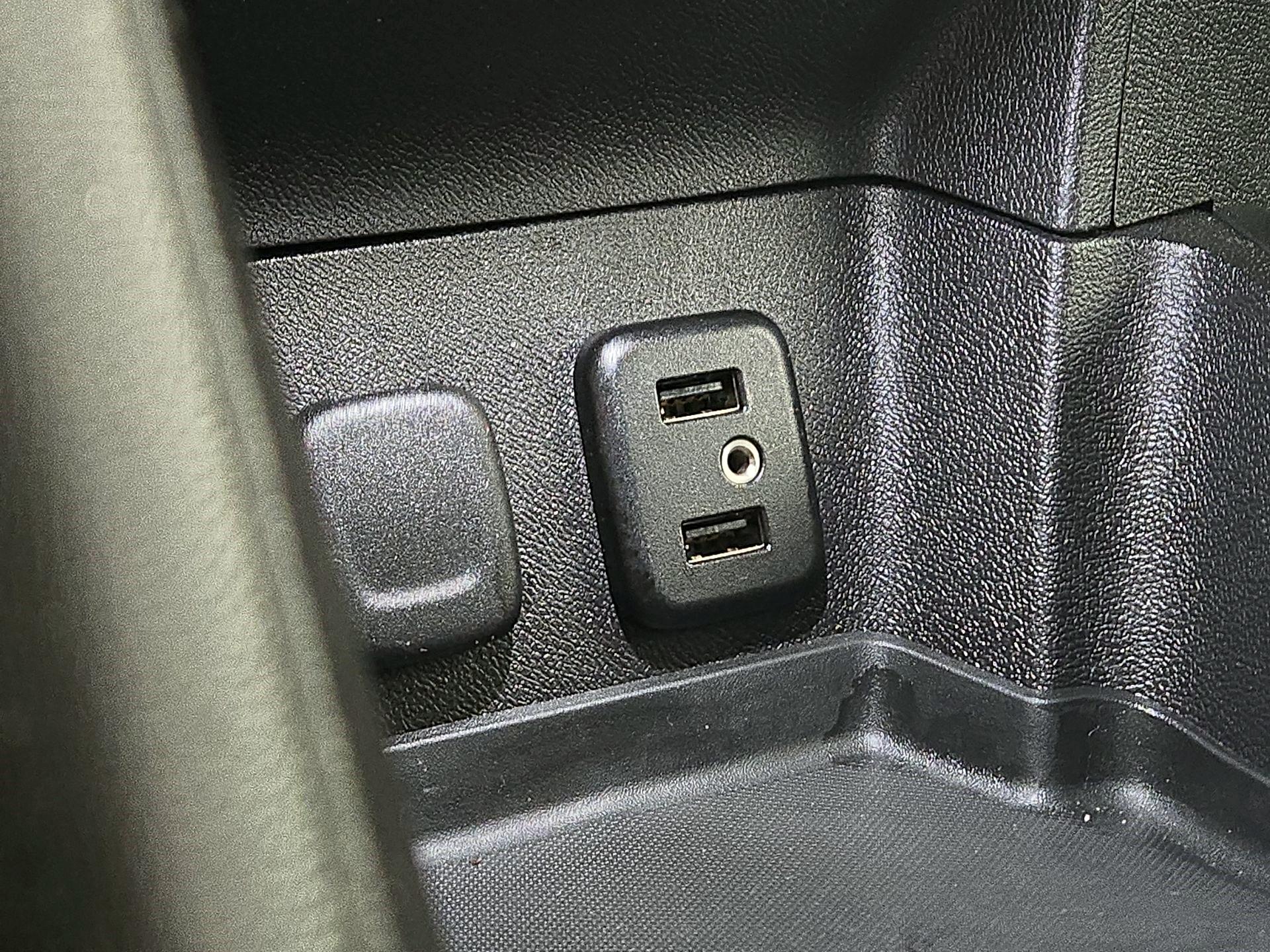 Thumbnail: 2017 Chevrolet Volt - 18