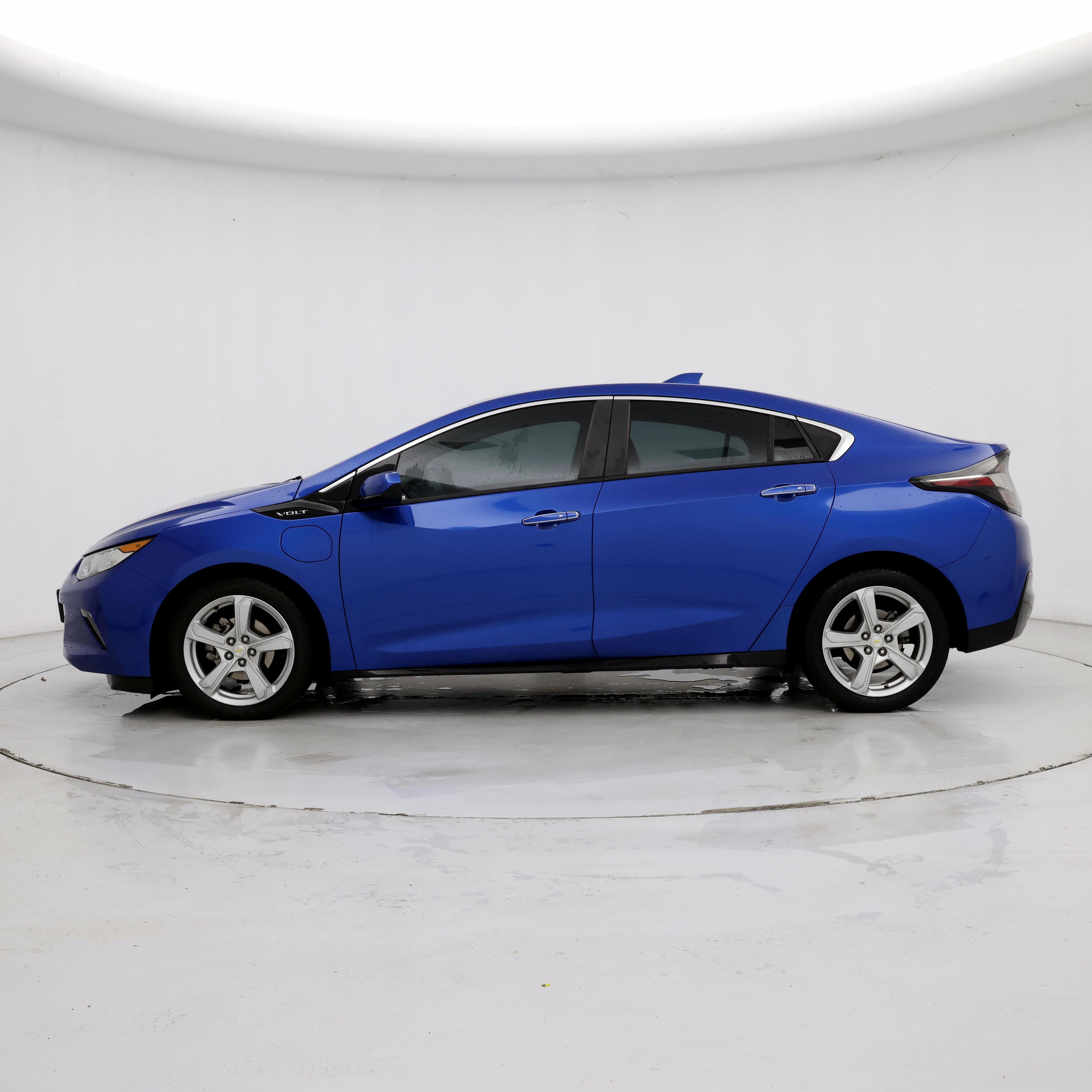 Thumbnail: 2017 Chevrolet Volt - 3