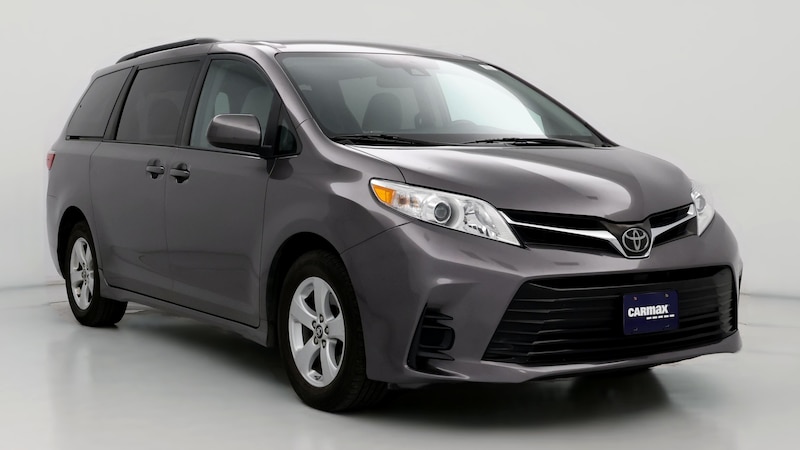 2020 Toyota Sienna LE Hero Image