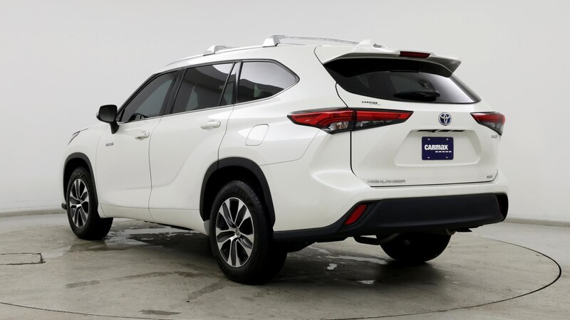 2021 Toyota Highlander XLE 2