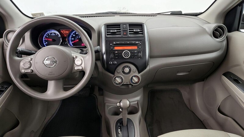 2013 Nissan Versa SV 9